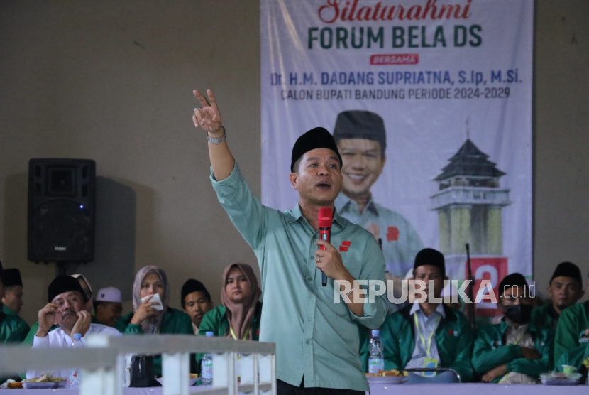 Pasangan Bupati dan Wakil Bupati Bandung terpilih Dadang Supriatna-Ali Syakieb resmi ditetapkan sebagai pemenang Pilkada Kabupaten Bandung oleh Mahkamah Konstitusi (MK). 