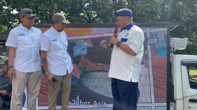 Pasangan Cagub-Cawagub Jabar nomor urut 3, Ahmad Syaikhu-Ilham Habibie (ASIH) menggunakan mobil Pab Koling