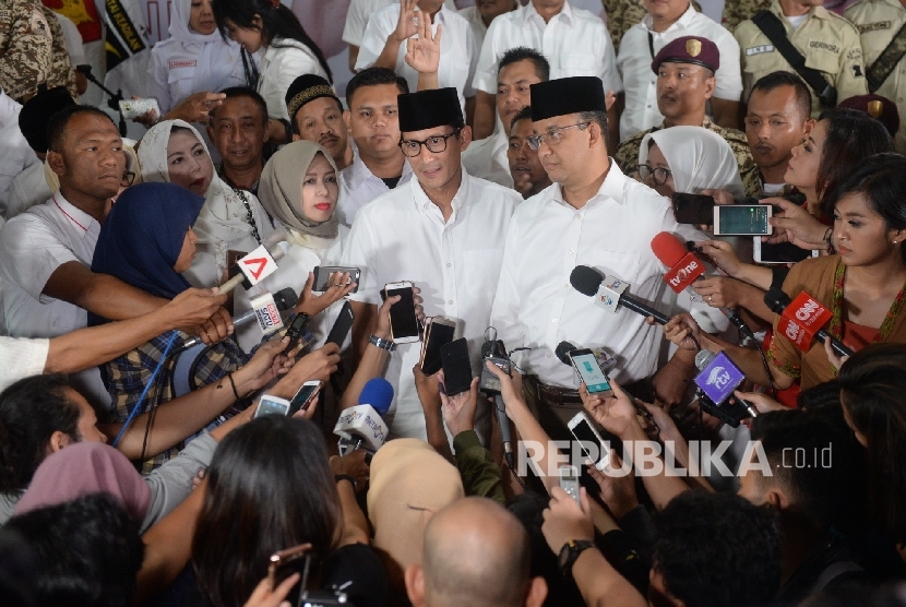 Candidate number three in Jakarta gubernatorial election, Anies Baswedan and Sandiaga Uno, held a press conference after becoming runner up in the race, Jakarta, Wednesday (Feb 15).