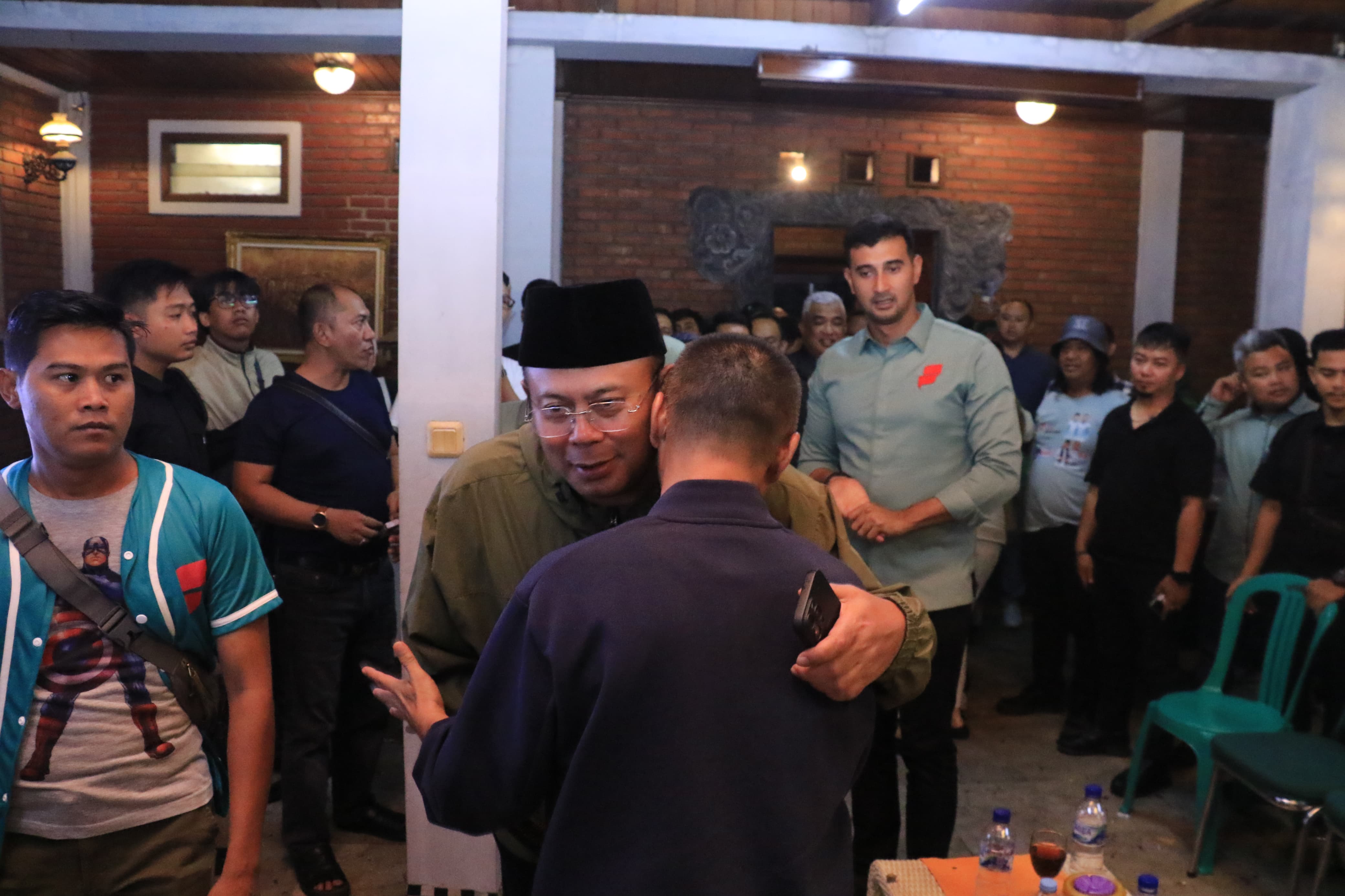 Pasangan Calon Bupati dan Wakil Bupati Bandung nomor urut 2, Dadang Supriatna-Ali Syakieb, disebut dipastikan memenangi Pilkada Kabupaten Bandung 2024.