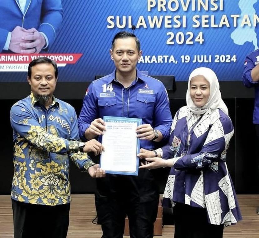 Pasangan calon gubernur (cagub) Andi Sudirman Sulaiman Sulaiman dan cawagub Fatmawati Rusdi (ASS-Fatma) menerima dukungan dari Partai Demokrat.