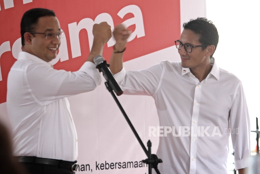 Pasangan calon Gubernur dan Wakil Gubernur DKI Jakarta Anies Baswedan (kiri)dan Sandiaga Uno (kanan) 