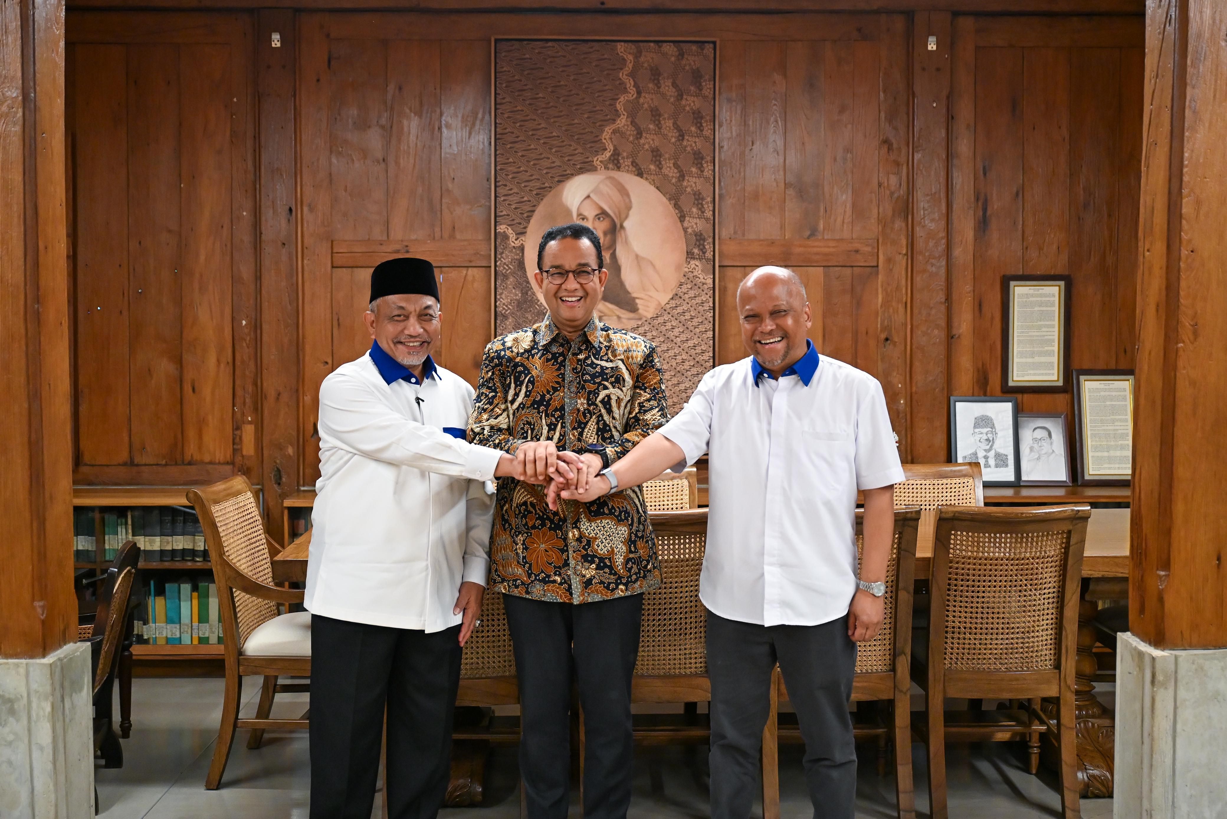 Pasangan Calon Gubernur dan Wakil Gubernur Jawa Barat nomor urut 3, Ahmad Syaikhu-Ilham Habibie (ASIH) berharap, adanya dukungan Anies Baswedan bisa mendongkrak elektabilitas pasangan ASIH pada Pemilihan Gubernur (Pilgub) Jabar 2024.