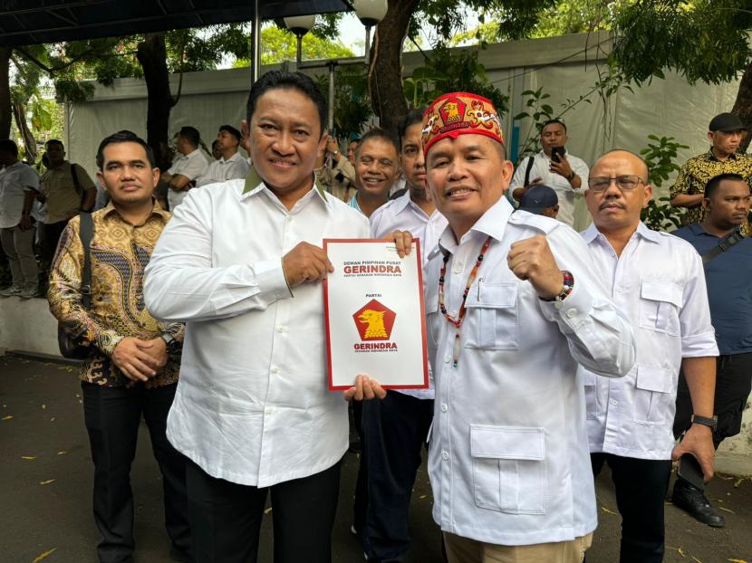 Pasangan calon gubernur dan wakil gubernur Kalimantan Tengah (Kalteng) periode 2024-2029, Agustiar Sabran-Edy Pratowo resmi mendapat surat rekomendasi B1 KWK dari Dewan Pimpinan Pusat (DPP) Partai Gerindra, Jakarta, Jumat kemarin.