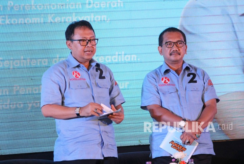 Pasangan calon wali kota dan wakil wali kota Bandung Yossi Irianto dan Aries Supriatna