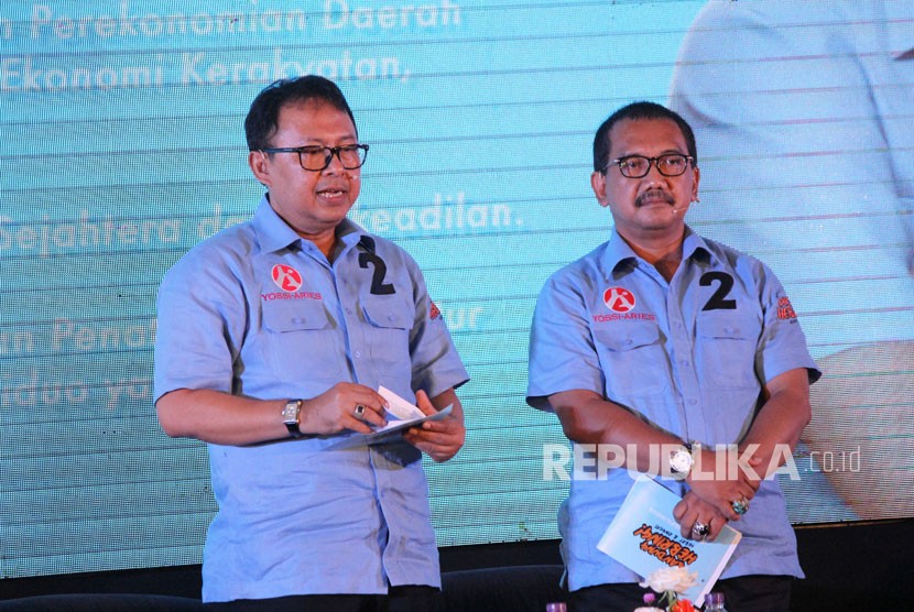 Pasangan calon wali kota dan wakil wali kota Bandung Yossi Irianto dan Aries Supriatna.
