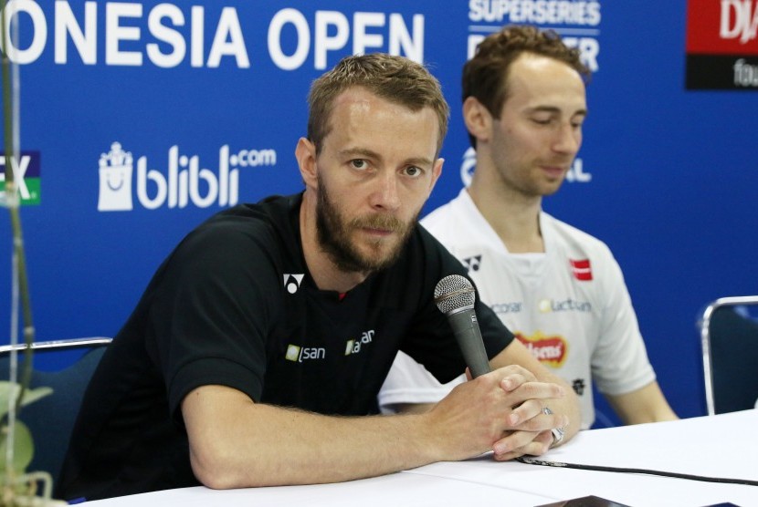 Pasangan Denmark, Mathias Boe (kanan) dan Carsten Mogensen (kiri). Mogensen usai menjalani operasi otak dan akan bertanding pertama kalinya di BCA Indonesia Open Super Series Premier 2016 di Istora Senayan Jakarta, 30 Mei-5 Juni 2016 ini.