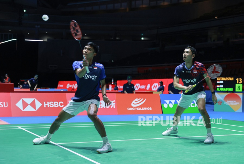 Pasangan Fajar Alfian/Muhammad Shohibul Fikri beraksi di Japan Open 2025.