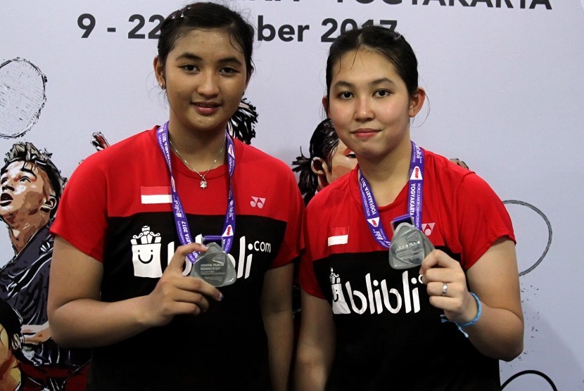 Pasangan ganda putri junior Indonesia, Jauza Fadhila Sugiarto/Ribka Sugiarto menjadi runner up Juara Dunia Junior 2017