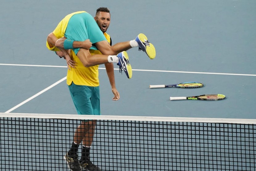 Pasangan ganda Tenis Australia, Alex de Minaur dan Nick Krygios membawa Australia lolos ke Semifinal ATP Cup 2020. Australia unggul 2-1 atas Britania Raya.
