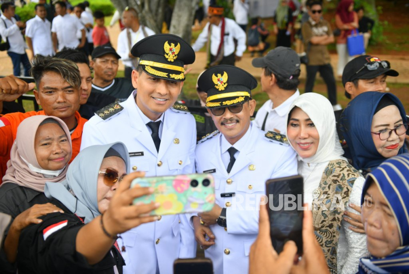 Pasangan Lucky Hakim dan Syaefudin resmi dilantik sebagai Bupati dan Wakil Bupati Indramayu, Kamis (20/2/2025). 