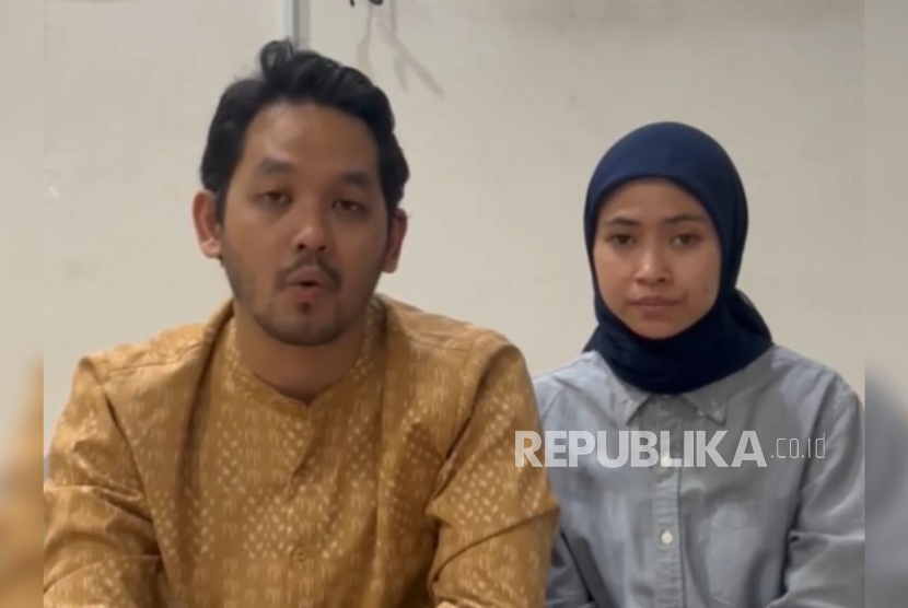 Pasangan suami istri, Alvin dan Anita, meminta maaf atas kasus tumbler Tuku yang viral, melalui video yang diunggah pada Kamis (27/11/2025) malam.