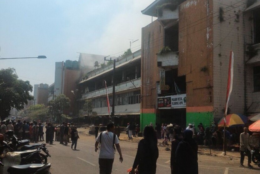 Pasar Besar Malang kebakaran