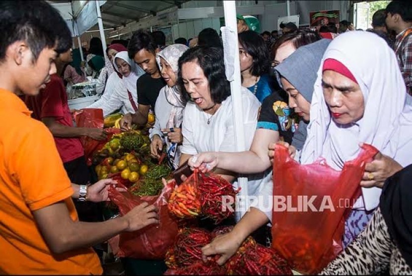 Pasar murah digelar untuk membantu warga terdampak Covid-19. Pasar murah Ramadhan (ilustrasi)