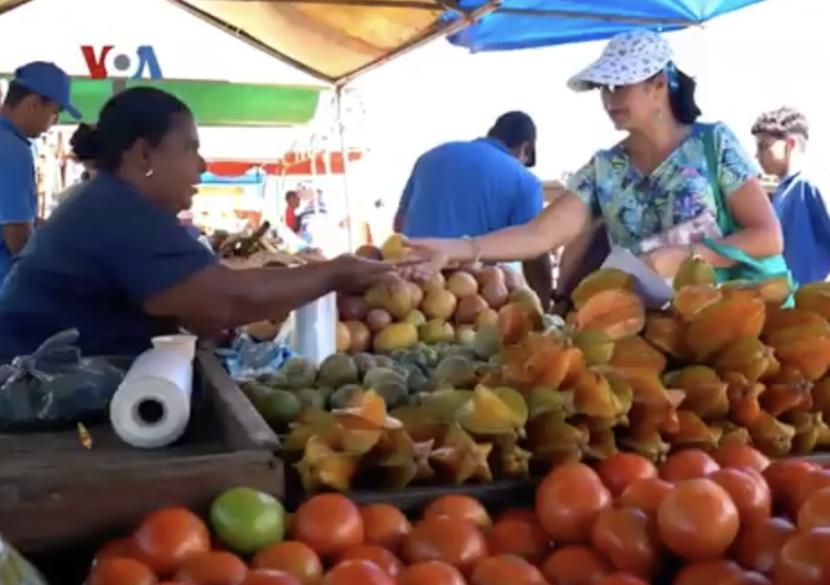 Pasar petani lokal di Kosta Rika telah berkembang selama lebih dari 40 tahun.