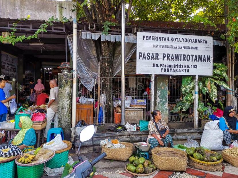 Pasar Prawirotaman Yogyakarta sebelum direvitalisasi.