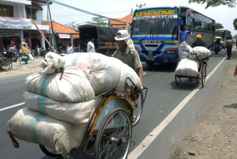  Pasar Tegal Gubuk, Arjowinangun, Cirebon, merupakan kawasan yang rawan terjadi kemacetan.