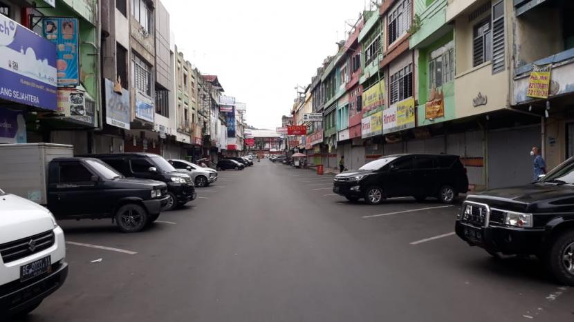 Pasar Tengah dan Pasar Bambu Kuning di Kota Bandar Lampung tutup total masa PPKM darurat sampai Selasa (20/7).