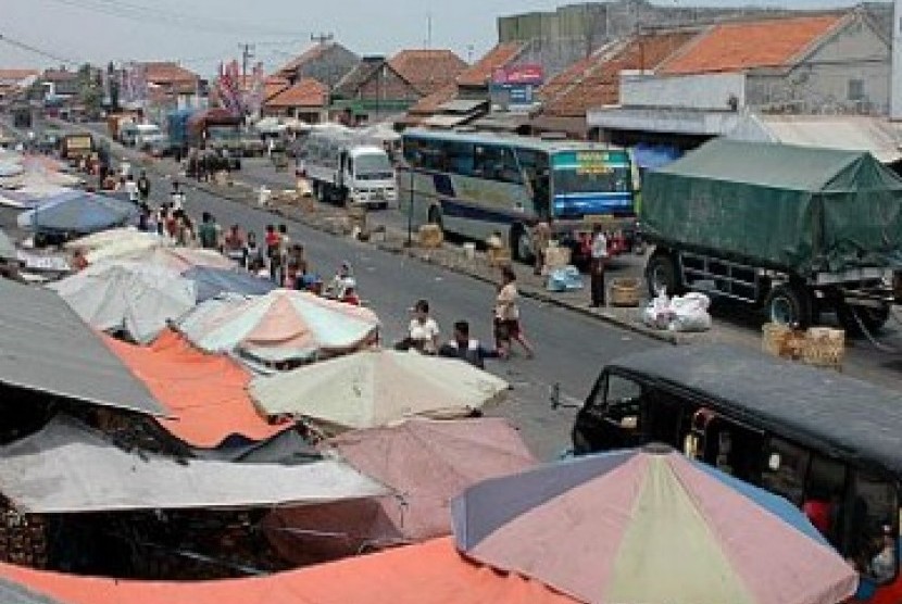 Pasar tumpah di Cirebon