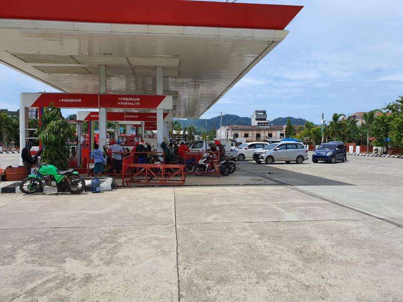 Pascagempa bermagnitudo 6,2 skala Richter (SR) yang melanda Mamuju dan Majene, Sulawesi Barat (Sulbar), Pertamina terus memastikan seluruh SPBU di Mamuju dengan stok BBM yang memadai. 
