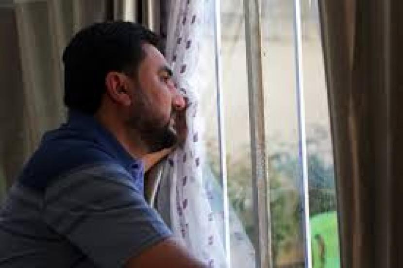 Pasien Covid-19 Sembuh di Irak Hadapi Stigma. Pasien Covid-19 yang sembuh di Irak, Mohannad Ibrahim Khalil di Mosul, Irak, 7 Mei 2020. Dia harus menghadapi stigma sosial dari masyarakat usai sembuh.