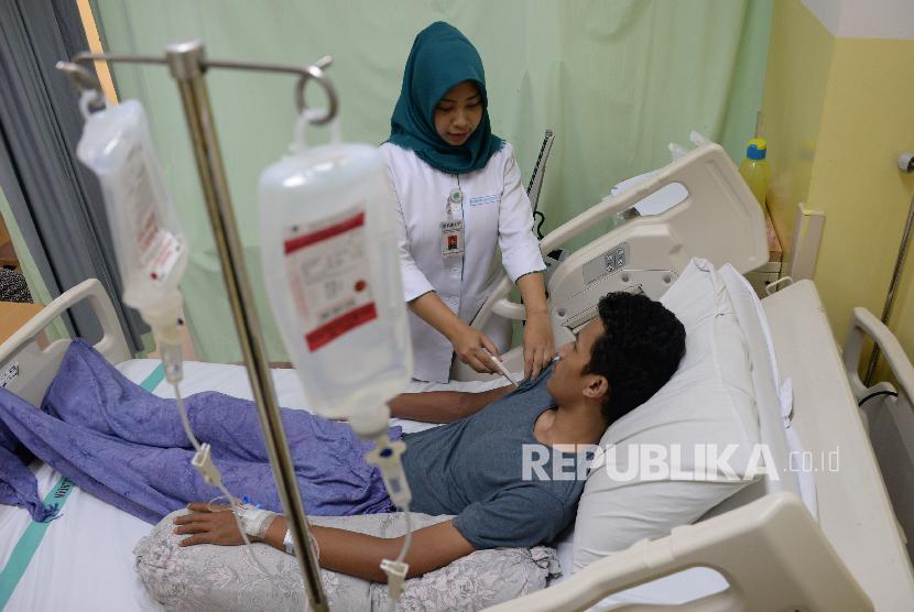 Pasien demam berdarah dengue (ilustrasi).  Dinas Kesehatan (Dinkes) Kabupaten Sleman mengimbau masyarakat untuk tetap mewaspadai penyebaran demam berdarah dengue (DBD) di tengah musim kemarau saat ini