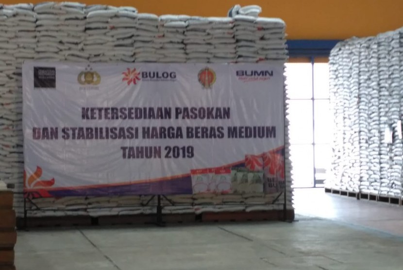 Pasokan beras medium di gudang Bulog