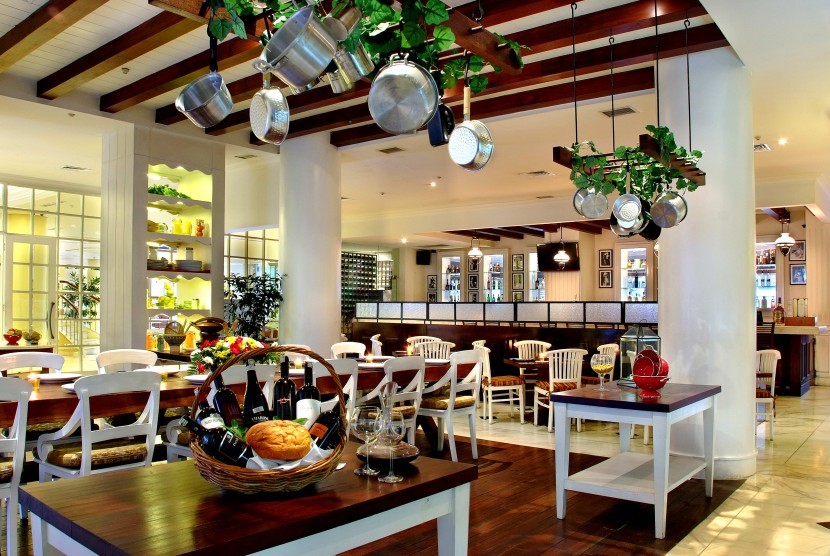 Pastis Kitchen & Bar di Aston at Kuningan Suites.