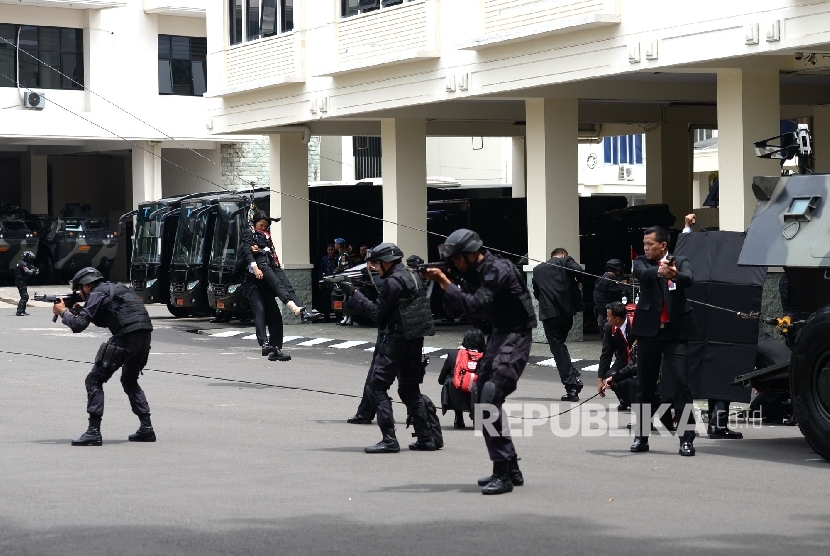 Pasukan Paspampres melakukan demonstrasi di Markas Komando Paspampres di Jakarta, Kamis (29/12).