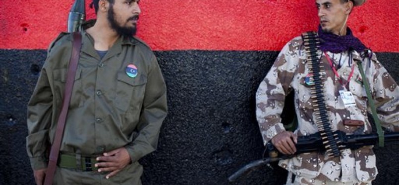 Pasukan pemberontak Libya sedang berjaga-jaga.