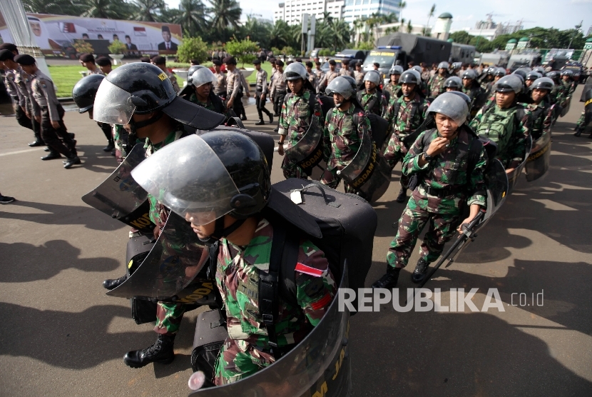Pasukan pengamanan gabungan mengamankan aksi demonstrasi mahasiswa di Jakarta (ilustrasi).