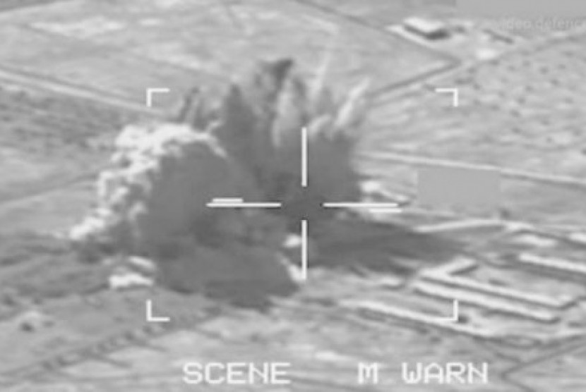 Pasukan pertahanan Australia menjatuhkan 10 buah bom di pabrik bom ISIS.