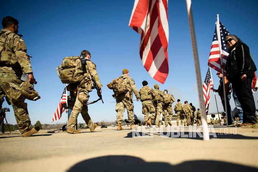 Tentara yang dikirim Departemen Pertahanan dalam demonstrasi komitmen Amerika kepada sekutu NATO 