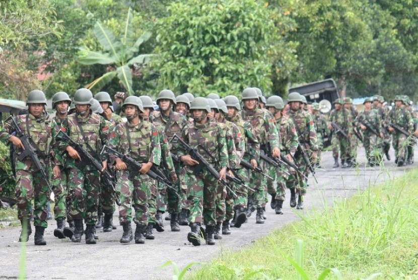 Pasukan TNI diterjunkan mengamankan situasi Papua
