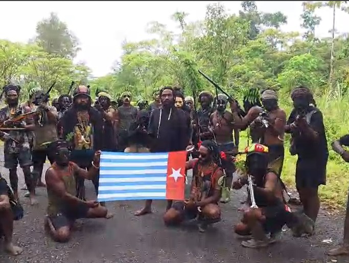 Pasukan TPNPB di Yahukimo pada 25 Juli 2025. Satgas Operasi Damai Cartenz di Papua, menangkap satu pemimpin kelompok bersenjata Philip Kobak alias Nenak Kobak, di Yahukimo, Papua Pegunungan.