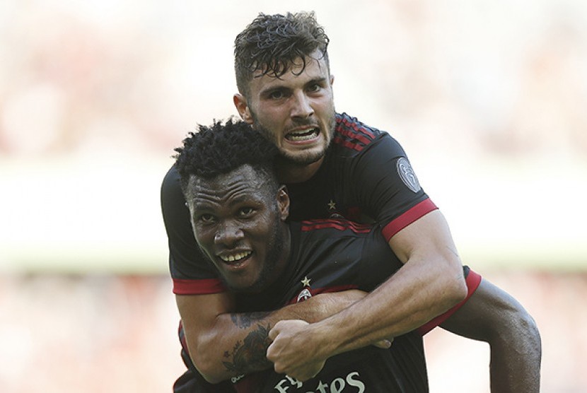 Patrick Cutrone (atas).