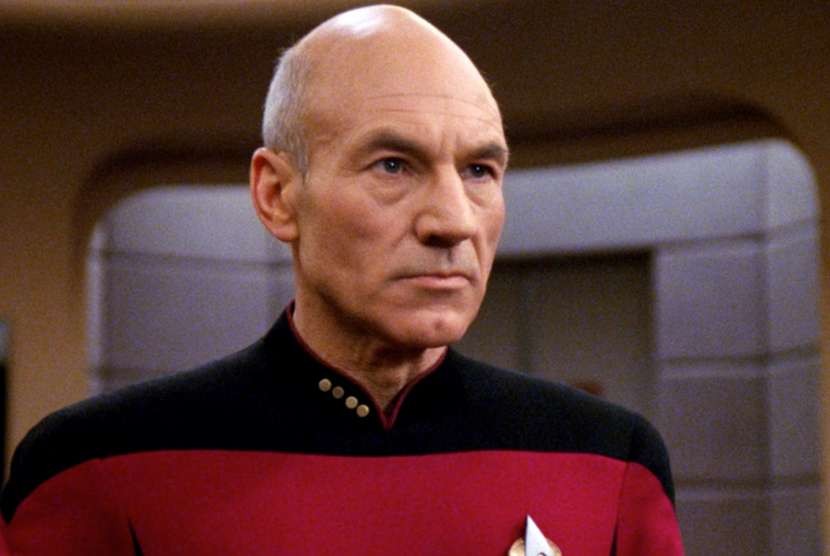 Patrick Stewart memerankan Kapten Jean-Luc Picard di Star Trek: The Next Generation. Kini, ia kembali tampil untuk Star Trek: Picard yang tayang di layanan streaming Star Trek: Picard.