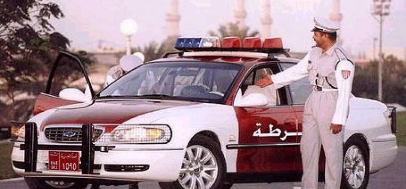 Patroli polisi di Abu Dhabi Uni Emirat Arab, ilustrasi