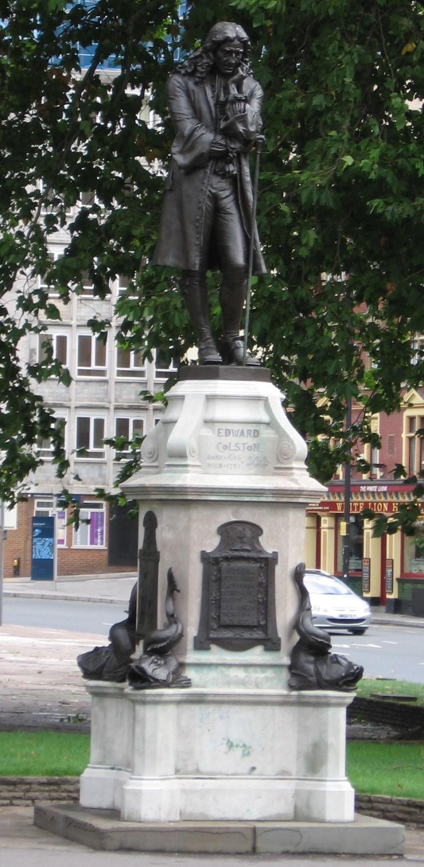 Patung Edward Colston di Bristol, Inggris