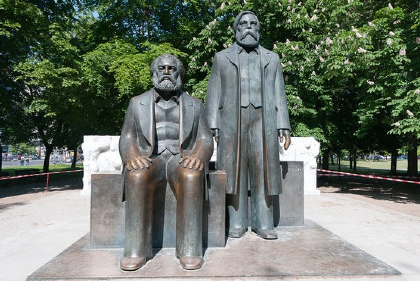 Kompleks makam Karl Marx diLondon.