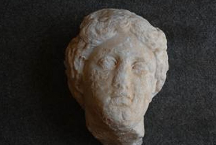 Patung Kepala Aphrodite.