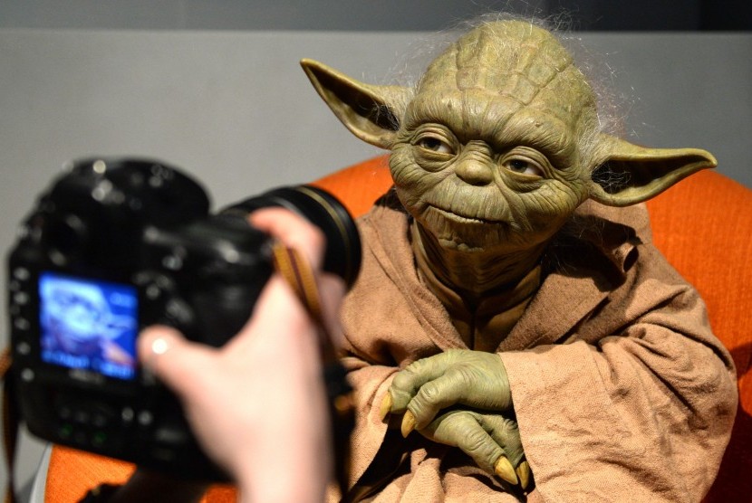 Patung lilin Yoda, karakter dalam film Star Wars, di Museum Madame Tussauds Berlin, Jerman. 