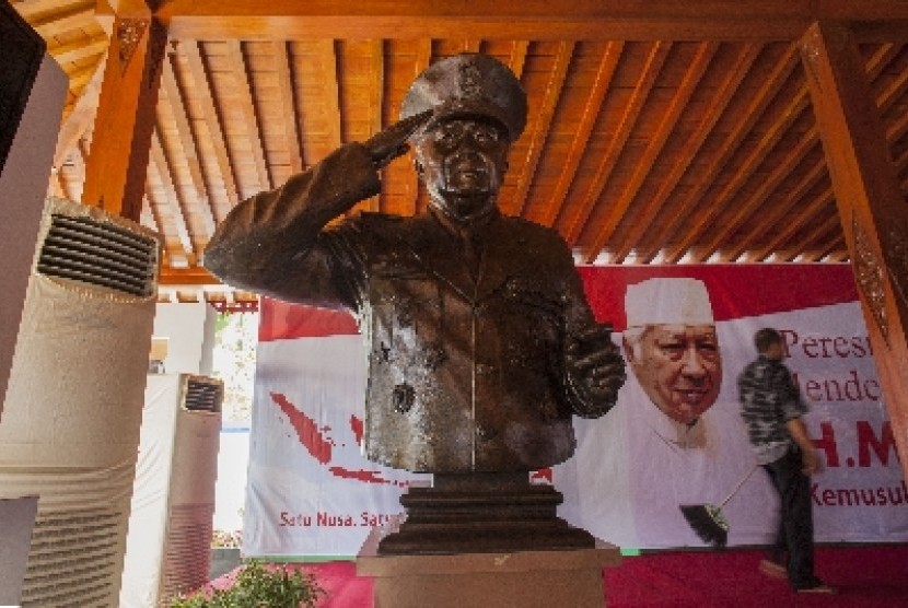 Patung Presiden RI ke-2 Soeharto di Joglo Kemusuk, Argomulyo, Bantul, Yogyakarta, Jumat (7/6).