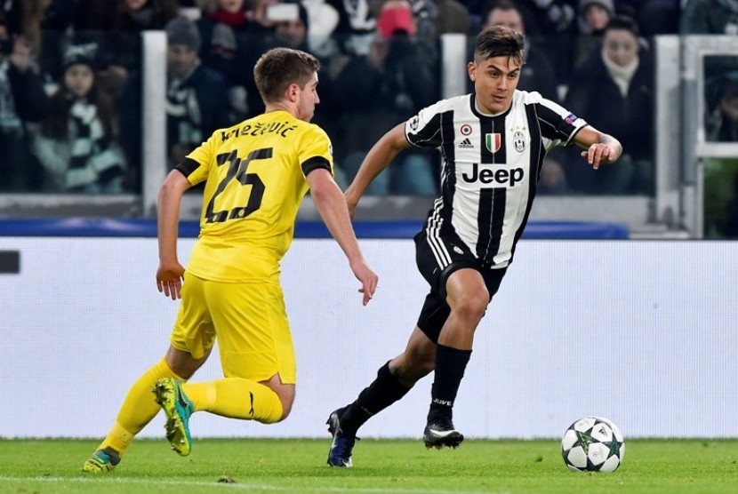 Paulo Dybala (kanan)