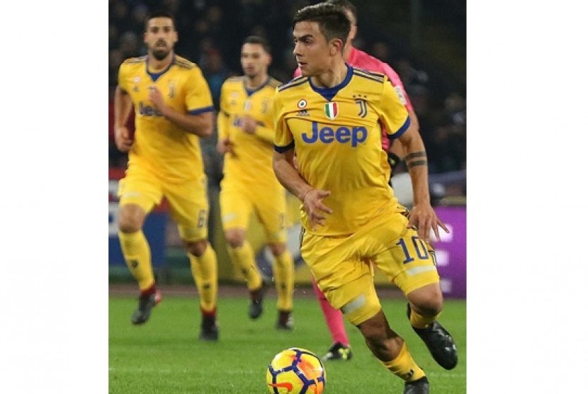 Paulo Dybala (membawa bola).