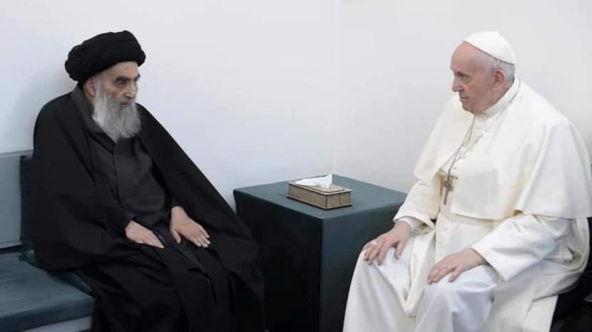 Sejarah Baru, Paus Bertemu Tokoh Agama Irak. Paus Fransiskus bertemu dengan tokoh agama Irak Ali al-Sistani di Najaf, Irak, Sabtu (6/3).