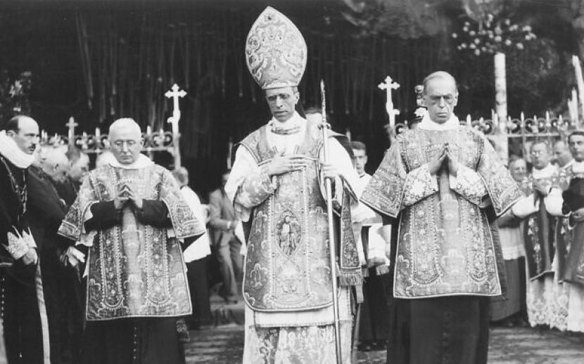 Paus Pius XII dalam foto tak bertanggal.