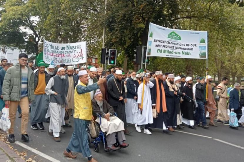 Pawai Maulid Nabi Muhammad di Leicester, Inggris, Senin (3/10/2022). Muslim Leicester Pawai Peringati Maulid Nabi Muhammad SAW