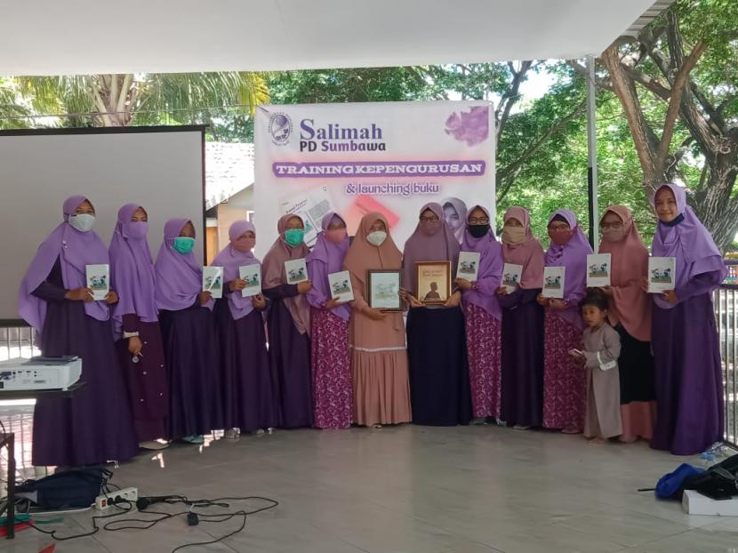 PD Salimah Sumbawa dipenghujung tahun ini, mengadakan training kepengurusan 