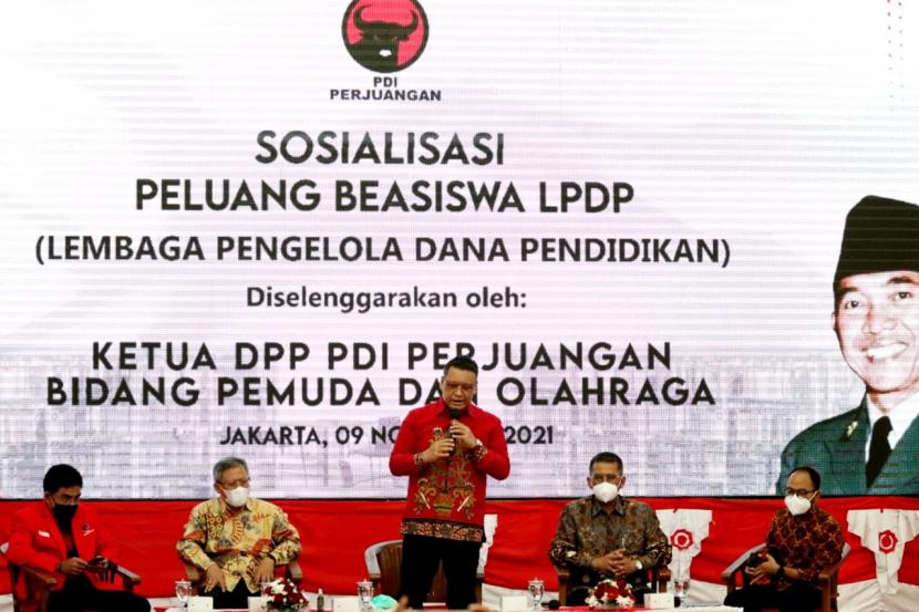 PDIP menggelar acara Sosialisasi Peluang Beasiswa LPDP, di Kantor Pusat Partai di Jalan Diponegoro, Jakarta Pusat, Selasa (9/11). 